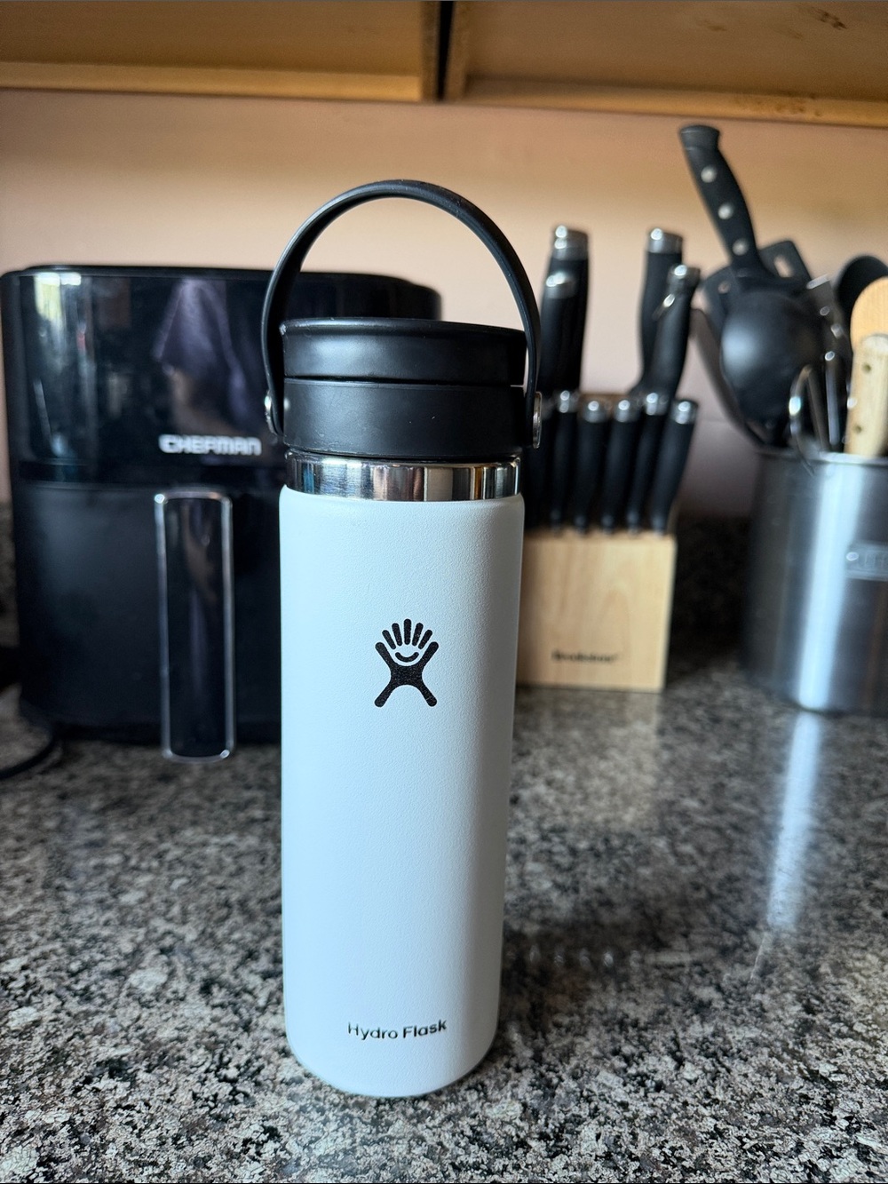 Hydro Flask Powder White Water Bottle with Black Handle ***minor dent on bottom*